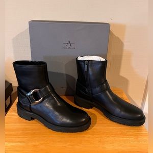 NIB - Aquatalia weatherproof booties.